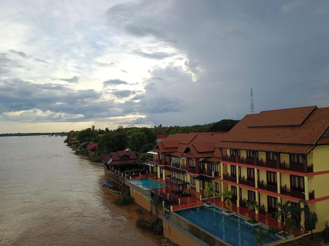 Pon Arena Hotel Muang Không Exterior foto